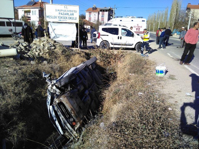 Pazarlar’da Trafik Kazası: 3 Yaralı