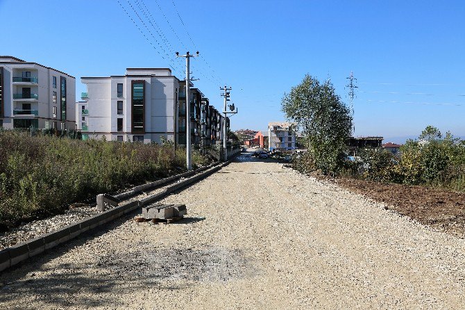 Başiskele’de Yol Yapım Çalışmaları Sürüyor