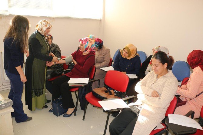 Bitlis Belediyesinden Yaşlı Bakım Kursu