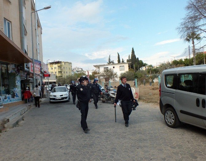 Didim’de Polis Hdp’li Gruba Müdahale Etti: 22 Gözaltı