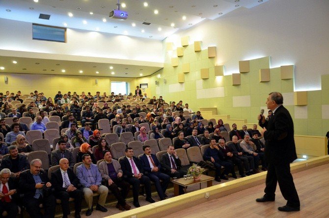 Harran Üniversitesinde ’’Kainatın Dili Matematik’’ Konferansı