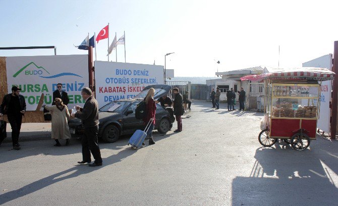 İnşaatı Devam Eden Kabataş İskelesi’nde Deniz Otobüsleri Yolcu Almaya Devam Ediyor