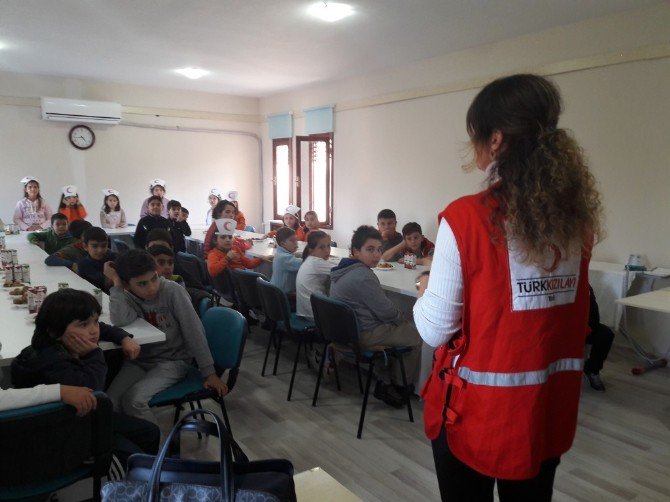 Kartepe Bilgi Evleri, Kızılay Haftasını Unutmadı