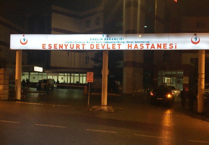 Esenyurt’ta Polis Aracı Devrildi: 3 Yaralı