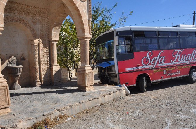 Mardin’de Trafik Kazası: 13 Yaralı