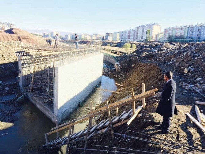 Muş Belediyesinden Yol Çalışması