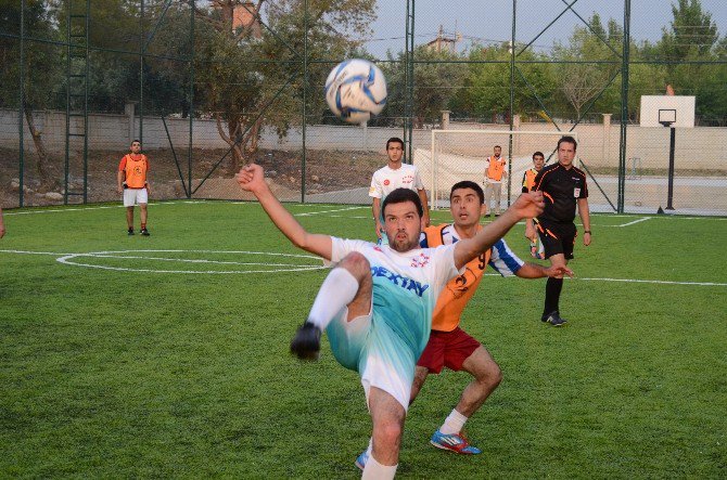 Pamukkale Dördüncü Futbol Turnuvası Kayıtları Sürüyor