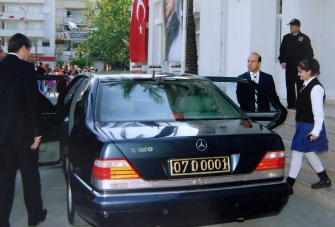 2007 Yılının Çocuk Başkanı Başkanı Türel’i Duygulandırdı