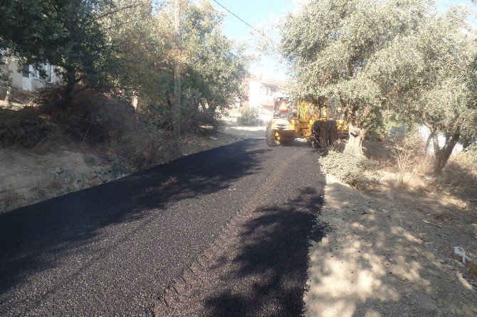 Şehzadeler Belediyesi Yol Sorununu Çözüme Kavuşturuyor