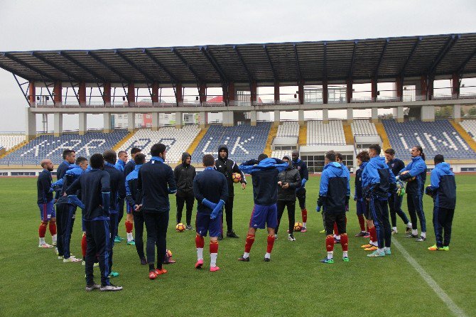 Karabükspor, Bursaspor Maçı Hazırlıklarını Tamamladı