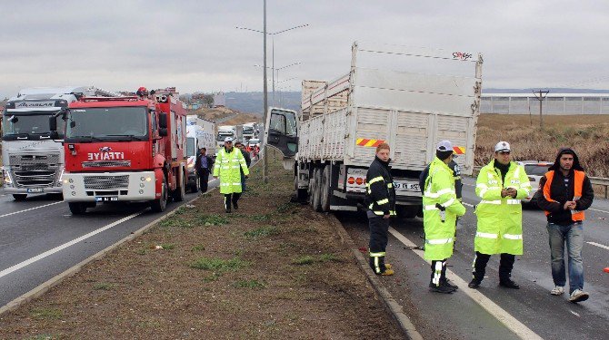 Tekirdağ’da Kamyon Tır’a Çarptı: 1 Yaralı