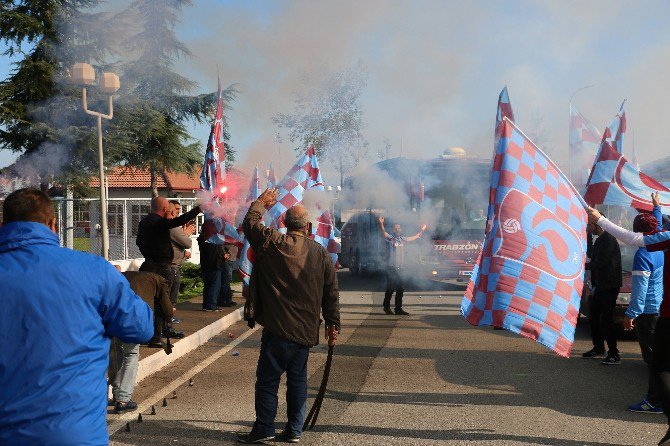 Trabzonspor’a Kılıçlı Uğurlama