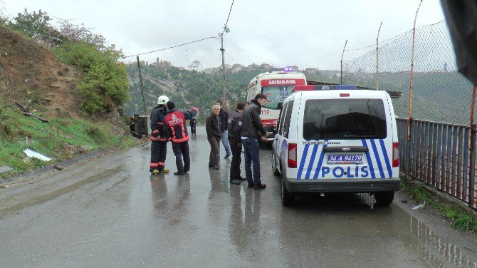 Ümraniye’de Bir Araç 5 Metreden Uçtu