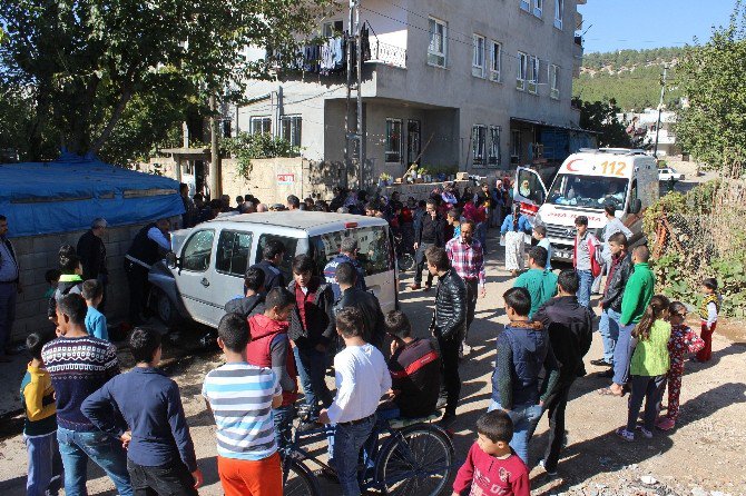 14 Yaşındaki Sürücü Ailesinden İzinsiz Aldığı Araçla Kaza Yaptı: 4 Yaralı