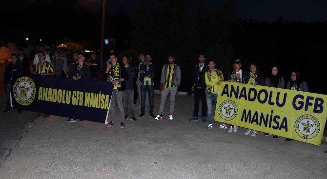 Manisa’da Fenerbahçe’ye Coşkulu Karşılama