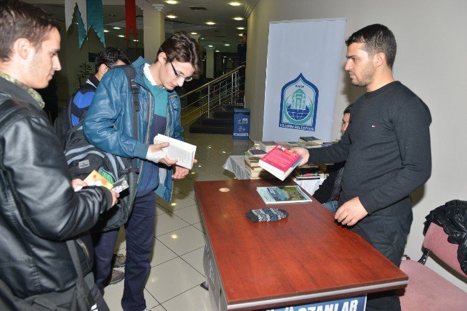 ‘Ölü Ozanlar Derneği’ Kapalı Gişe Oynadı