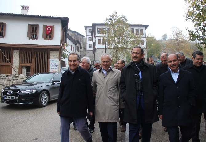 Bakan Özhaseki: “Kandilin Emrine Girip Onların Sözcülüğüne Soyunursanız Bunun Sonu Yok”