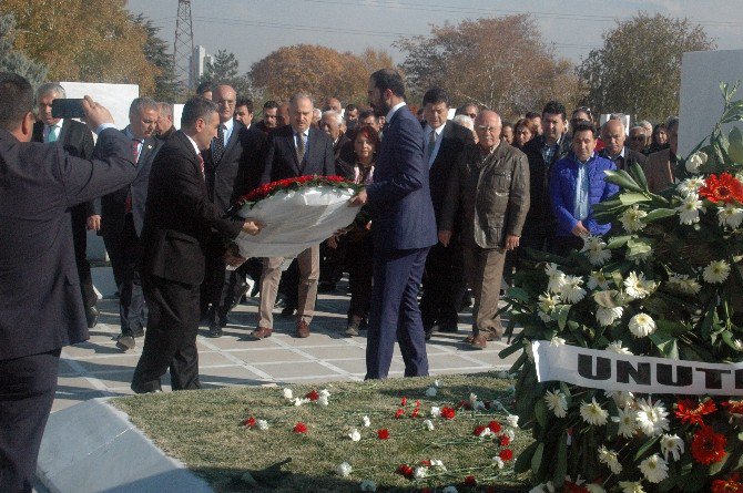 Bülent Ecevit, Ölümünün 10. Yılında Mezarı Başında Anıldı