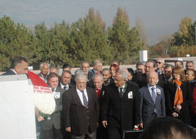 Bülent Ecevit Vefatının 10. Yılında Mezarı Başında Anıldı