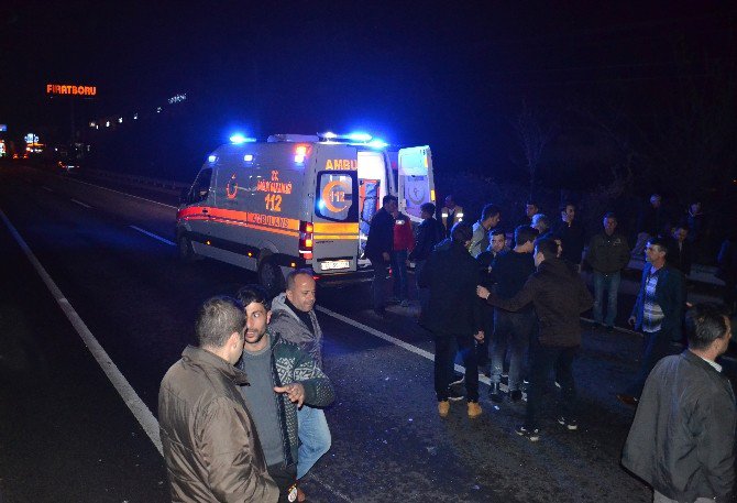 Otomobil, Kaza Yerindeki Kalabalığa Daldı: 1 Ölü, 5 Yaralı