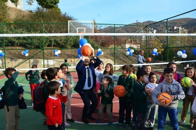 Niksar’da Yapımı Tamamlanan Spor Alanları Açıldı