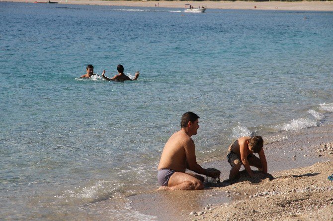 Ölüdeniz’de Kasım Ayında Deniz Keyfi