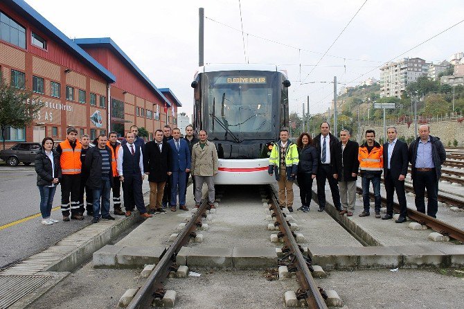 Yerli Tramvay Hizmet Vermeye Başladı