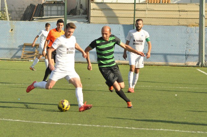 Yunusemre Belediyespor Üçte Üç Yaptı