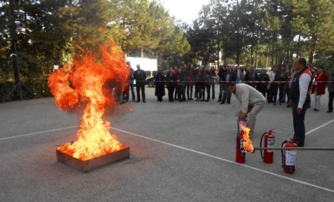 Bilecik Hayme Ana Mesleki Ve Teknik Anadolu Lisesi’nde Yangın Tatbikatı