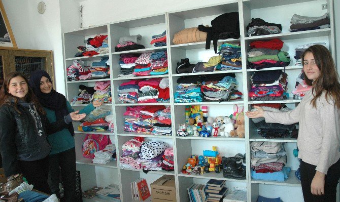 Bu Kütüphane Giydiriyor