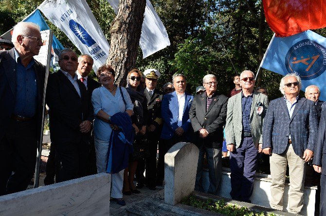 Yüzbaşı Ertuğrul, Mezarı Başında Anıldı