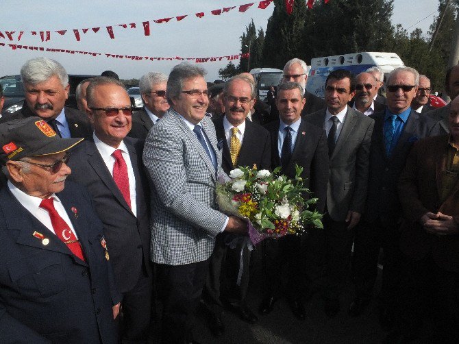 Bandırma Kapalı Pazar Yeri Ve Yaşam Alanı Törenle Açıldı