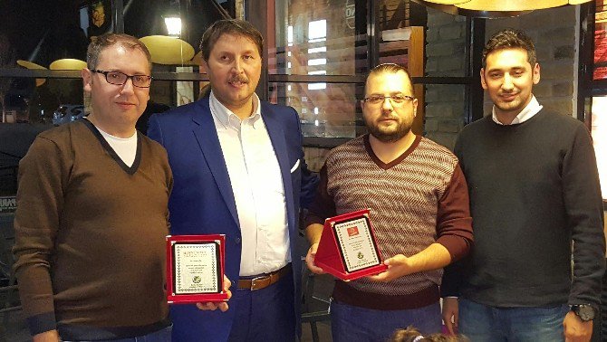 Kamerspor Kulübü’ne Destek Olanlara Plaket