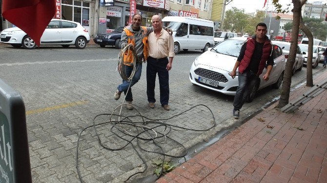 Burhaniye’de Elektrik Şebekesi Yer Altına Alınıyor