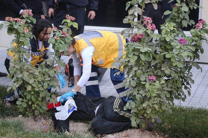 Tutuklandığını Duydu, Duruşma Salonunun Penceresinden Atladı