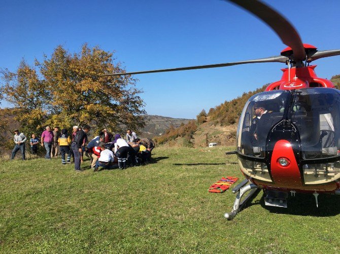 Traktör Kazasında Yaralanan Vatandaşın Yardımına Ambulans Helikopter Yetişti