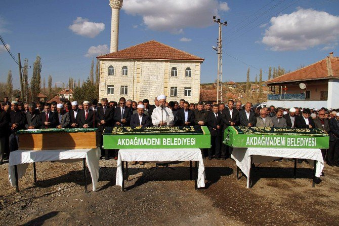 Yozgat’ta Yanarak Hayatını Kaybeden 3 Kız Kardeş Son Yolculuğuna Uğurlandı