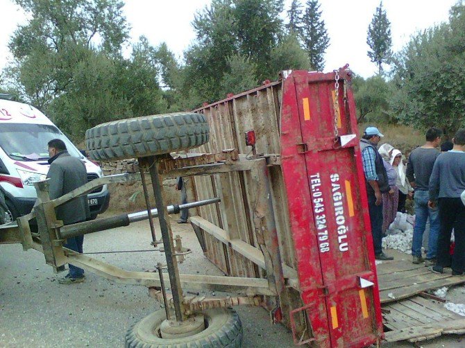 Aydın’da Tarım İşçilerini Taşıyan Traktör Devrildi: 14 Yaralı