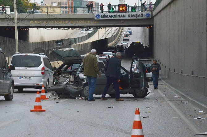 4 Takla Attı Burnu Bile Kanamadı... Hurdaya Dönen Otomobili İçin Gözyaşı Döktü