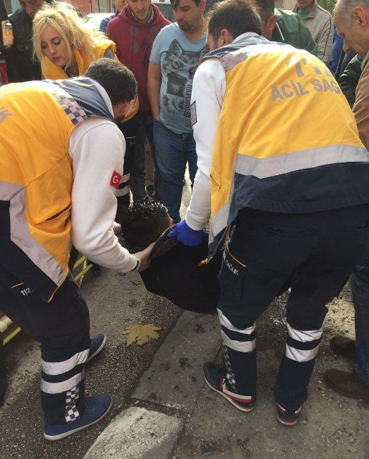 Bursa’da Bonzai Komasına Giren Genç Sokak Ortasında Yere Yığıldı