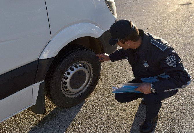 Büyükşehir Öğrenci Servislerini Denetliyor