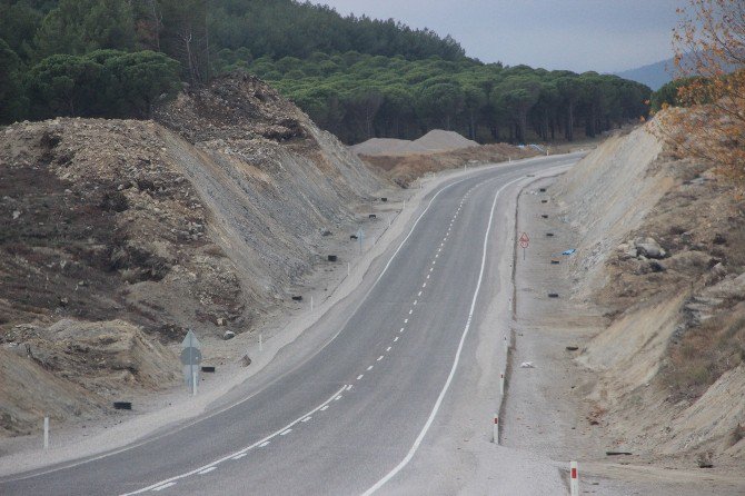 Yeni Yolun Bir Bölümü Hizmete Girdi