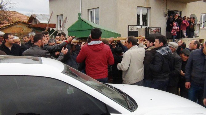 Düğün Günü Trafik Kazasında Hayatını Kaybeden Damat Defnedildi