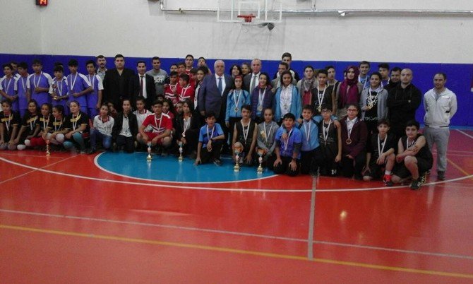 Cumhuriyet Bayramı Yıldızlar Basketbol Turnuvası Sona Erdi