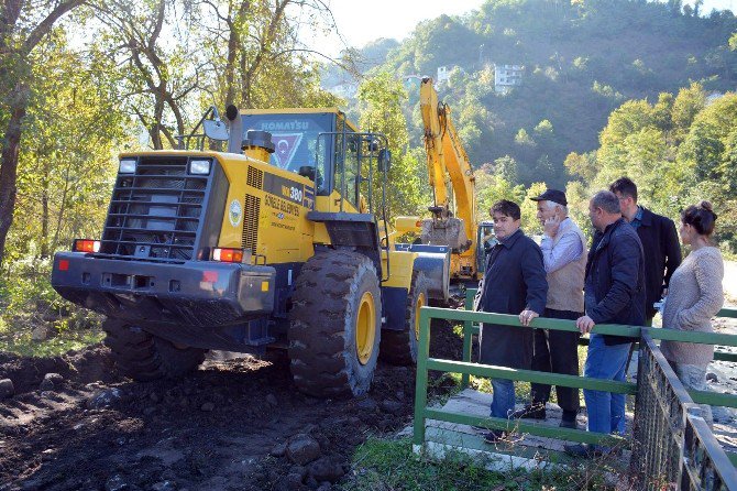 Görele’deki Aydınlıkevler Ve Bozcaali Mahallelerinde Yol Çilesi Sona Eriyor