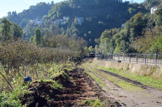 Görele’deki Aydınlıkevler Ve Bozcaali Mahallelerinde Yol Çilesi Sona Eriyor