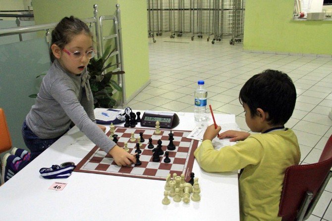 5’inci Atatürk Kupası Satranç Turnuvası Kartal’da Gerçekleştirildi