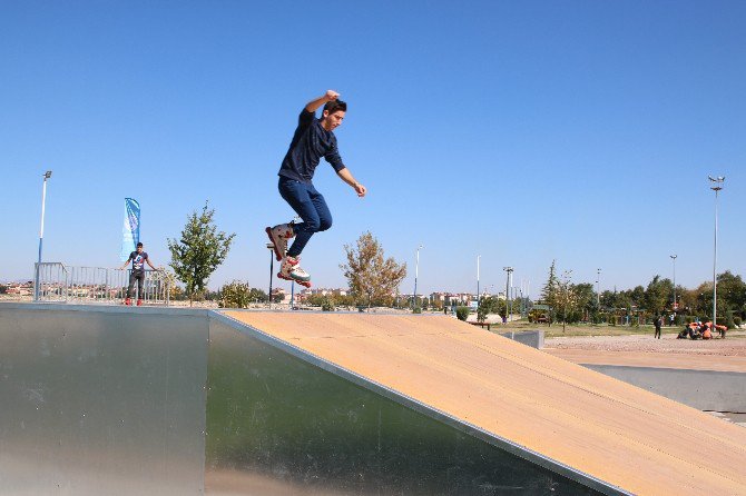 Beyşehir’de Kurulan Skate Park, Gençlerin Gözde Adresi Oldu