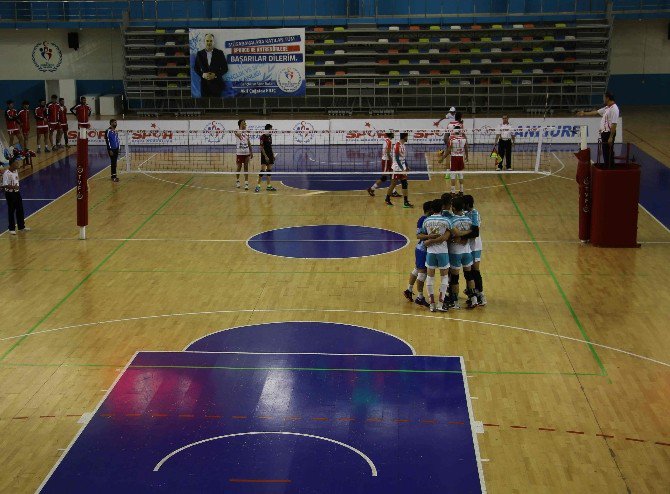 Haliliye Voleybol Takımı Bağlar’ı 3 - 0 Yendi