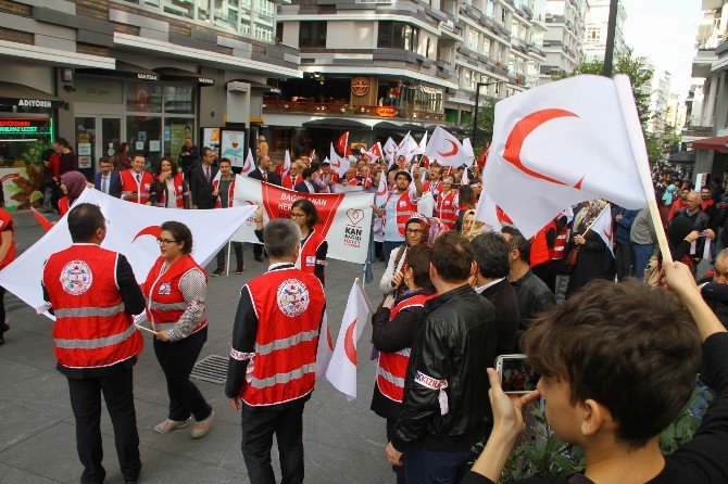 Türk Kızılayı’ndan ‘Merhamet Yürüyüşü’